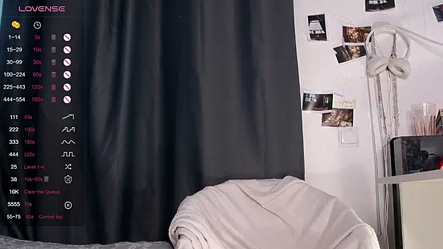 Kellybbface online show from March 22, 7:32 am