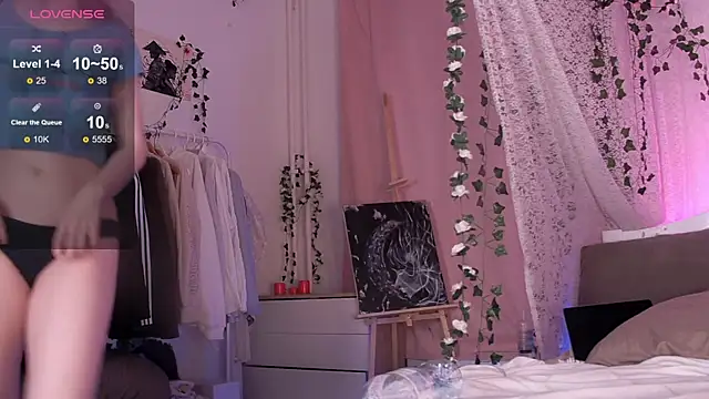 Kellybbface online show from November 30, 5:19 am