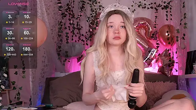 Kellybbface online show from December 3, 5:19 am