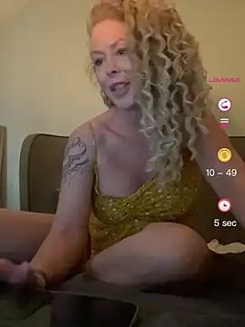 skyetaylor online show from April 29, 2:54 pm