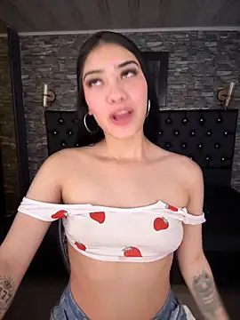 Snapshot of TayylorSexx chatting on June 18, 5:28 am TayylorSexx online show from June 18, 5:28 am