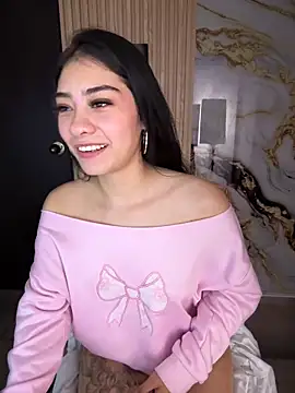 Snapshot of TayylorSexx chatting on June 19, 7:14 am TayylorSexx online show from June 19, 7:14 am