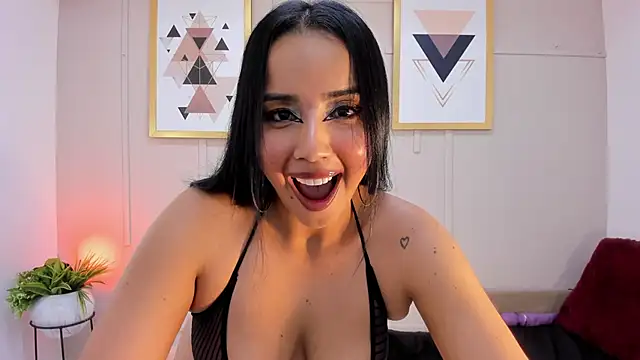 Snapshot of Violetta_0 chatting on February 21, 5:31 pm Violetta 0 online show from February 21, 5:31 pm