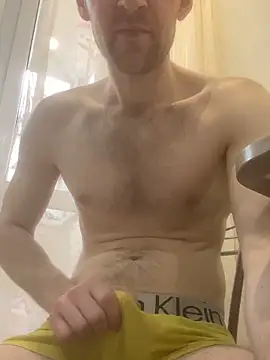 LynnAhNight online show from March 21, 5:08 am