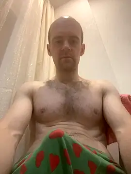 LynnAhNight online show from November 6, 3:21 am