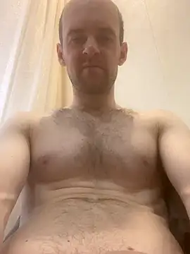 LynnAhNight online show from November 9, 4:49 am