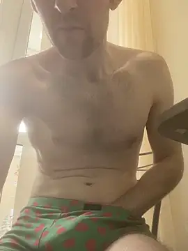 LynnAhNight online show from April 5, 6:31 am