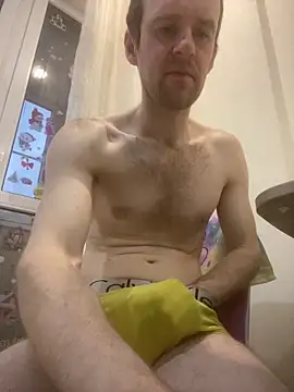 LynnAhNight online show from April 3, 3:24 am