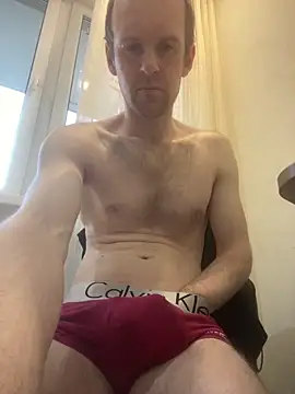 LynnAhNight online show from April 14, 3:11 am