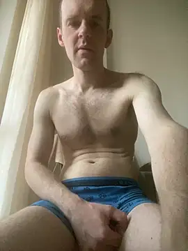 LynnAhNight online show from May 13, 3:24 am