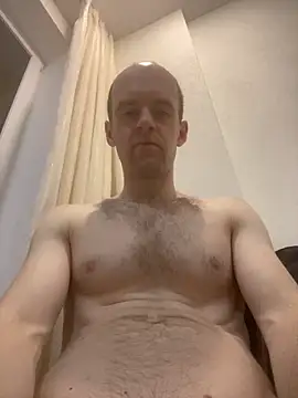 LynnAhNight online show from November 12, 3:21 am