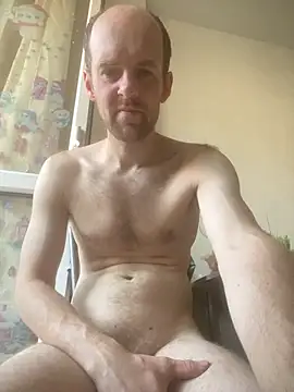LynnAhNight online show from June 12, 3:48 am