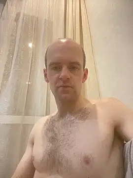 LynnAhNight online show from November 4, 3:10 am