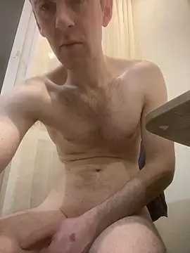 LynnAhNight online show from February 17, 3:15 am