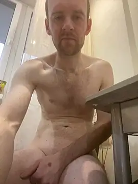 LynnAhNight online show from February 15, 4:57 am