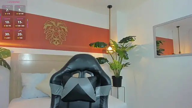 tiffanny doll  online show from February 24, 7:04 pm