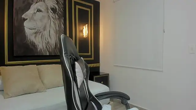 tiffanny doll  online show from March 12, 12:09 pm