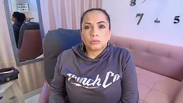 Snapshot of GochitaWild chatting on November 9, 1:26 pm GochitaWild online show from November 9, 1:26 pm