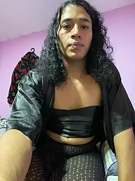 Snapshot of alexiaross96 chatting on June 11, 9:01 pm alexiaross96 online show from June 11, 9:01 pm