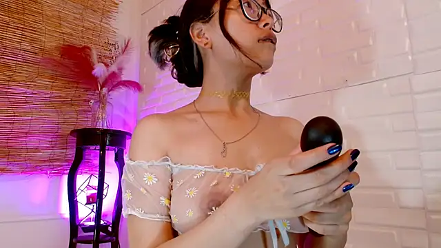 Snapshot of Luna_7_777 chatting on November 14, 5:33 am Luna 7 777 online show from November 14, 5:33 am