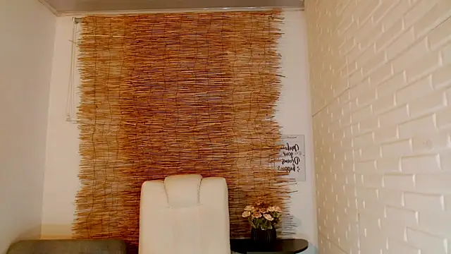 Snapshot of Luna_7_777 chatting on February 23, 4:28 am Luna 7 777 online show from February 23, 4:28 am