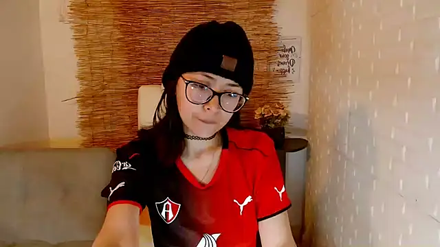 Snapshot of Luna_7_777 chatting on March 3, 4:32 am Luna 7 777 online show from March 3, 4:32 am