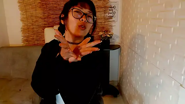 Snapshot of Luna_7_777 chatting on March 19, 4:47 am Luna 7 777 online show from March 19, 4:47 am