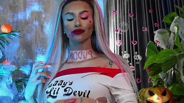 Snapshot of KarlaBart chatting on October 31, 8:16 pm KarlaBart online show from October 31, 8:16 pm