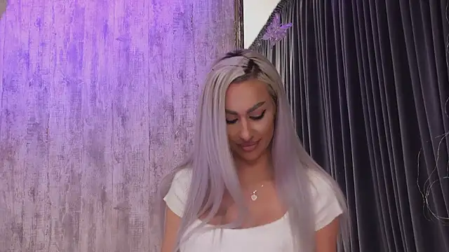 KarlaBart online show from February 8, 8:06 pm