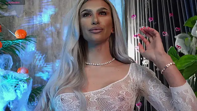 Snapshot of KarlaBart chatting on October 29, 8:08 pm KarlaBart online show from October 29, 8:08 pm