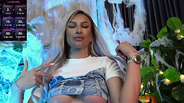 Snapshot of KarlaBart chatting on October 21, 8:08 pm KarlaBart online show from October 21, 8:08 pm