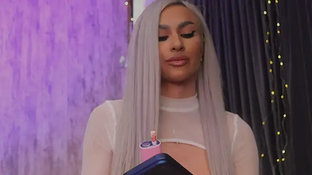 KarlaBart online show from January 12, 8:15 pm