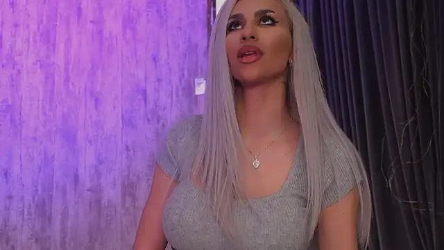 KarlaBart online show from February 6, 8:38 pm