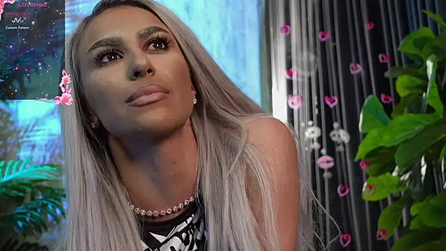 Snapshot of KarlaBart chatting on November 9, 8:02 pm KarlaBart online show from November 9, 8:02 pm