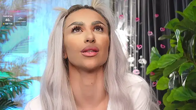 Snapshot of KarlaBart chatting on November 28, 8:20 pm KarlaBart online show from November 28, 8:20 pm