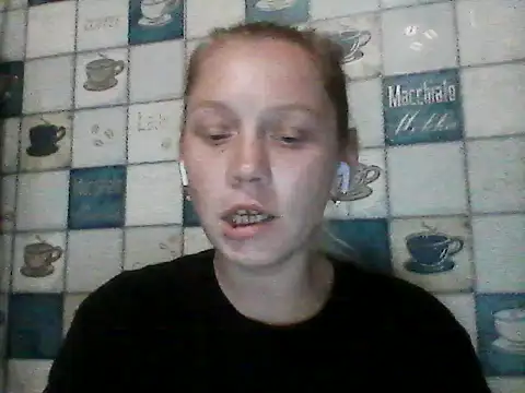 Snapshot of Anna_wey chatting on June 21, 7:08 pm Anna wey online show from June 21, 7:08 pm