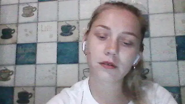 Snapshot of Anna_wey chatting on July 9, 6:51 pm Anna wey online show from July 9, 6:51 pm
