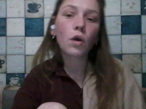Snapshot of Anna_wey chatting on March 1, 8:32 pm Anna wey online show from March 1, 8:32 pm