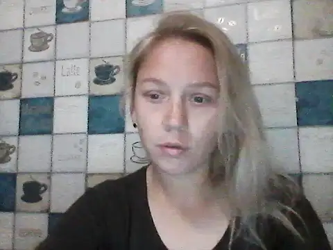 Snapshot of Anna_wey chatting on September 22, 6:25 pm Anna wey online show from September 22, 6:25 pm