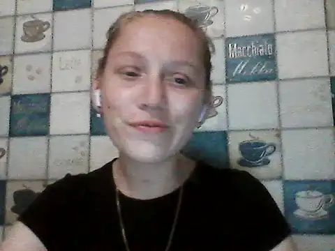 Snapshot of Anna_wey chatting on June 22, 9:23 pm Anna wey online show from June 22, 9:23 pm
