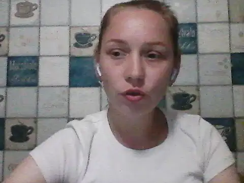 Snapshot of Anna_wey chatting on July 17, 7:55 pm Anna wey online show from July 17, 7:55 pm