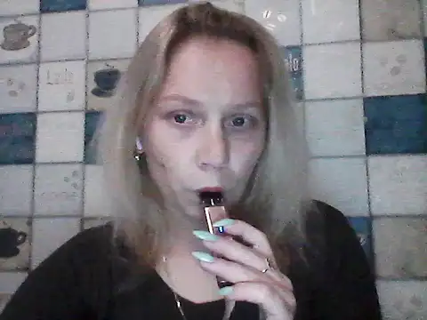 Snapshot of Anna_wey chatting on June 18, 7:08 pm Anna wey online show from June 18, 7:08 pm