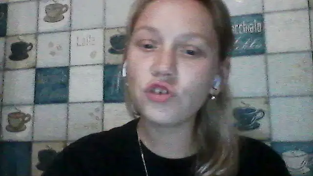 Snapshot of Anna_wey chatting on July 1, 7:47 pm Anna wey online show from July 1, 7:47 pm