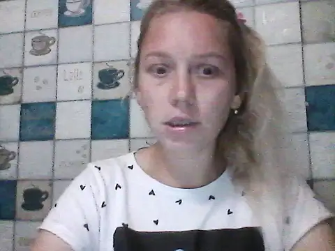 Snapshot of Anna_wey chatting on October 5, 7:04 pm Anna wey online show from October 5, 7:04 pm