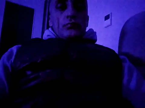 Snapshot of ANGELSANTAMARIA- chatting on December 13, 8:04 pm ANGELSANTAMARIA- online show from December 13, 8:04 pm