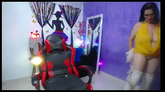 sarasmith3 online show from March 7, 2:51 am