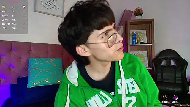 Snapshot of PepperTwink chatting on September 23, 1:29 pm PepperTwink online show from September 23, 1:29 pm