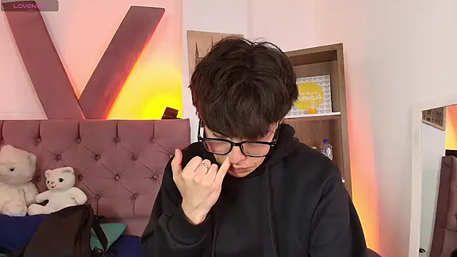 PepperTwink online show from March 16, 4:10 pm