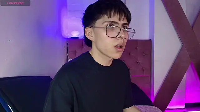 Snapshot of PepperTwink chatting on September 27, 4:24 pm PepperTwink online show from September 27, 4:24 pm