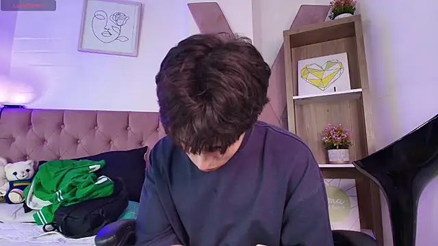 Snapshot of PepperTwink chatting on October 27, 4:30 pm PepperTwink online show from October 27, 4:30 pm